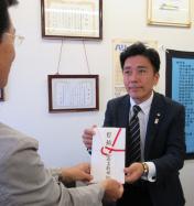 宮崎日日新聞社が読者からの救援金４２１万円を寄託